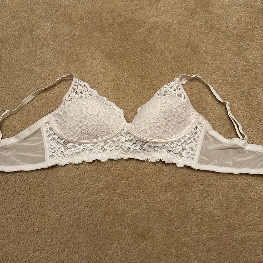 White Maidenform Bra